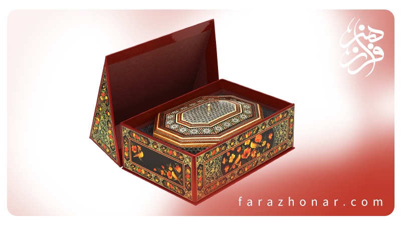 عکس شکلاتخوری خاتمکاری در باکس هدیه