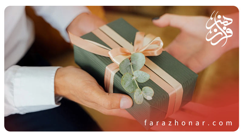 دادن هدیه شیک به اشنایان